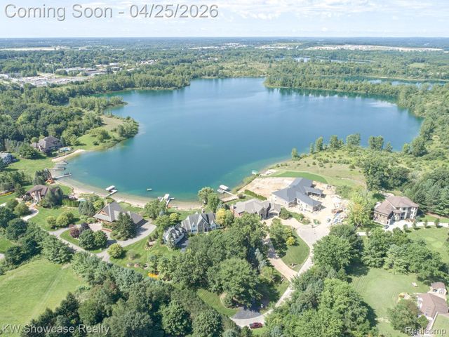 4334 Terra Ridge Drive, Milford Charter Township, MI 48381