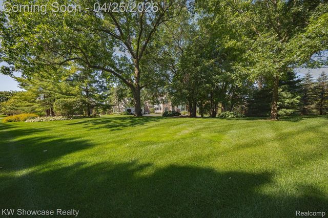 4334 Terra Ridge Drive, Milford Charter Township, MI 48381