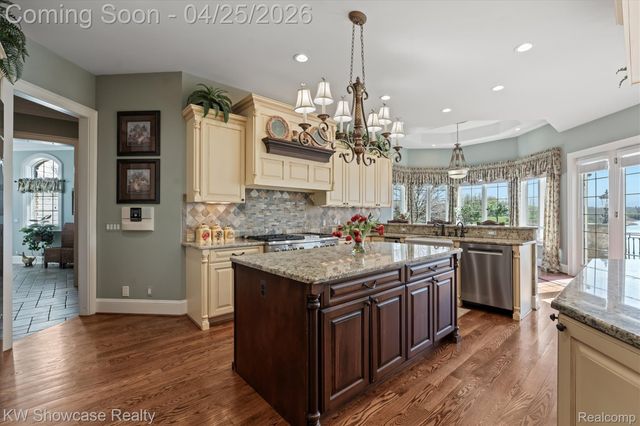 4334 Terra Ridge Drive, Milford Charter Township, MI 48381