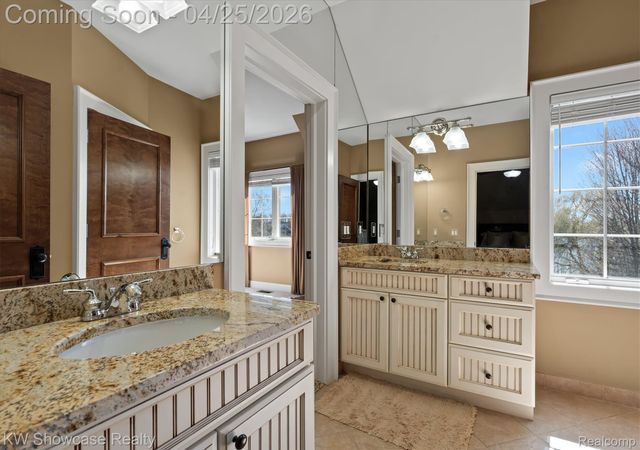 4334 Terra Ridge Drive, Milford Charter Township, MI 48381