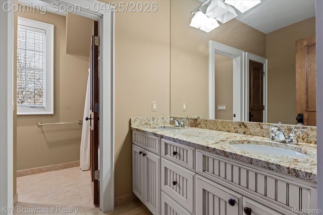 4334 Terra Ridge Drive, Milford Charter Township, MI 48381