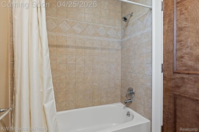 4334 Terra Ridge Drive, Milford Charter Township, MI 48381
