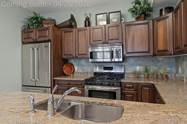 4334 Terra Ridge Drive, Milford Charter Township, MI 48381