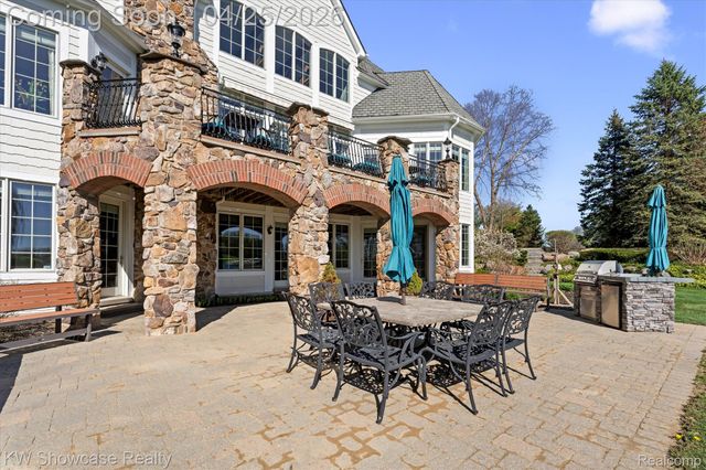 4334 Terra Ridge Drive, Milford Charter Township, MI 48381