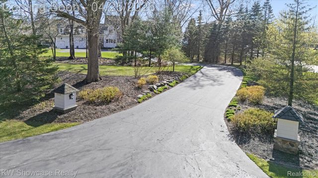 4334 Terra Ridge Drive, Milford Charter Township, MI 48381