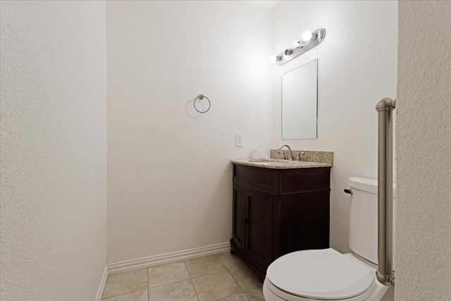 1021 S Fairbanks Avenue, Denison, TX 75020