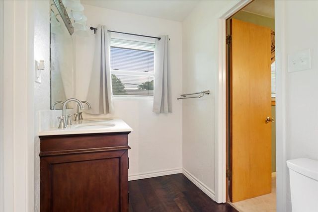 1021 S Fairbanks Avenue, Denison, TX 75020