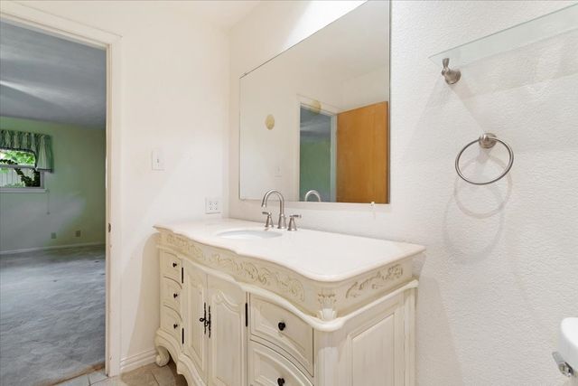1021 S Fairbanks Avenue, Denison, TX 75020