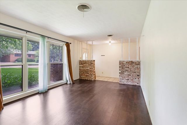 1021 S Fairbanks Avenue, Denison, TX 75020