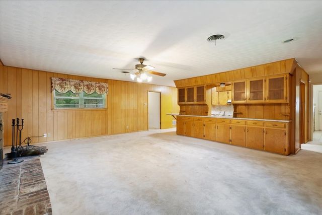 1021 S Fairbanks Avenue, Denison, TX 75020