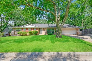 1021 S Fairbanks Avenue, Denison, TX 75020