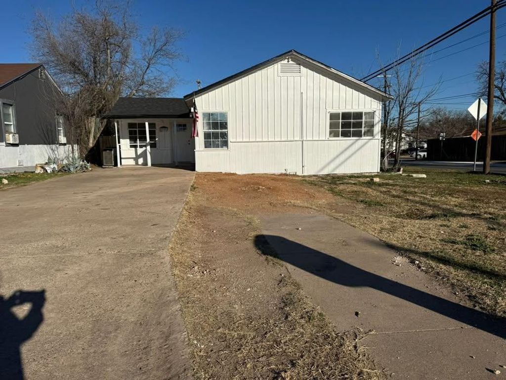 Image 1 of property listing at 2102 Webster Avenue, San Angelo, TX 76901