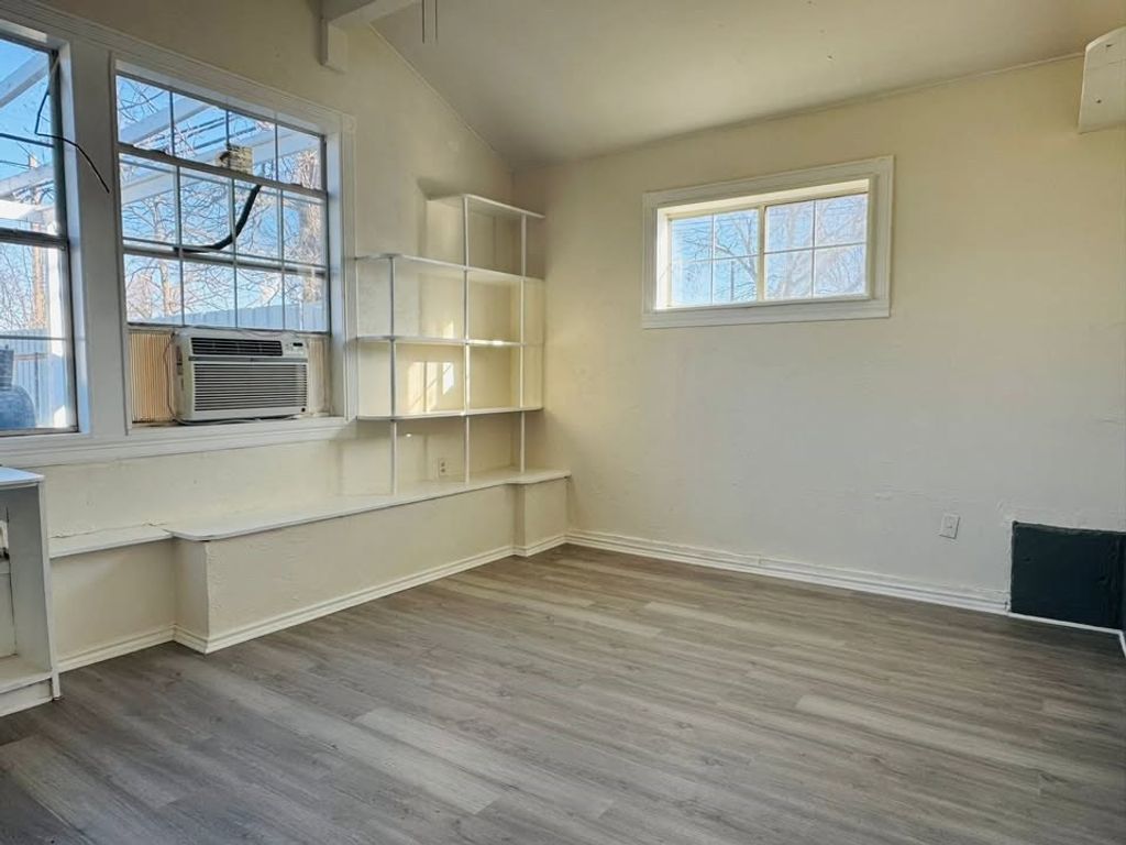 Image 10 of property listing at 2102 Webster Avenue, San Angelo, TX 76901