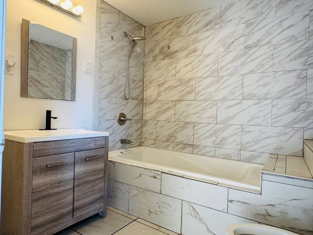 Image 7 of property listing at 2102 Webster Avenue, San Angelo, TX 76901