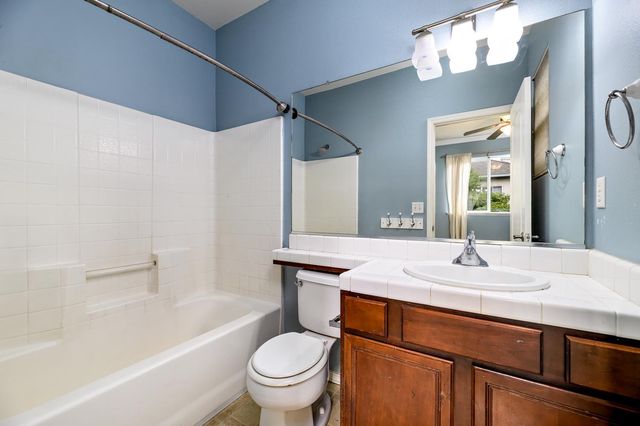 793 W Bordeaux Lane, Clovis, CA 93619