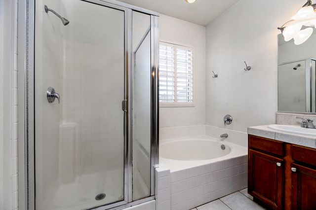 793 W Bordeaux Lane, Clovis, CA 93619