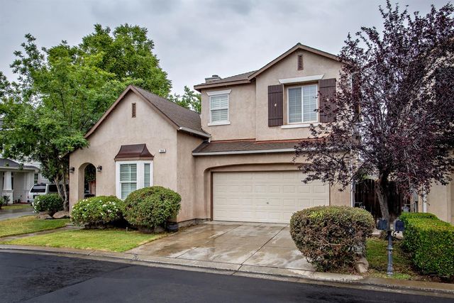 793 W Bordeaux Lane, Clovis, CA 93619