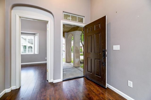 793 W Bordeaux Lane, Clovis, CA 93619