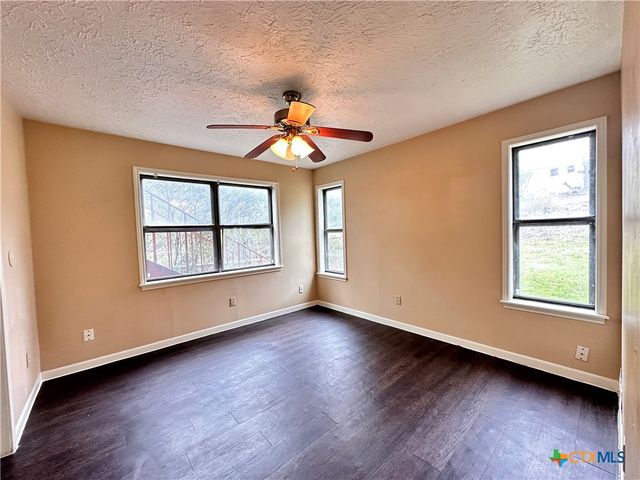 906 N Lbj Drive 6, San Marcos, TX 78666