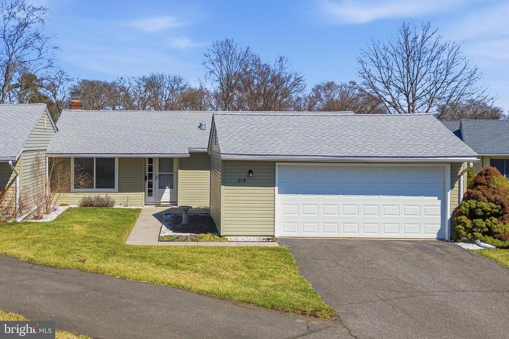 21-B CELTIS PLZ, Monroe Township, NJ 08831