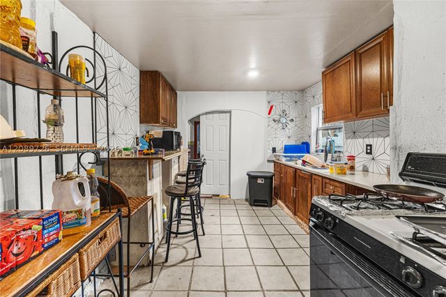 618 N D St, Boynton Beach, FL 33460