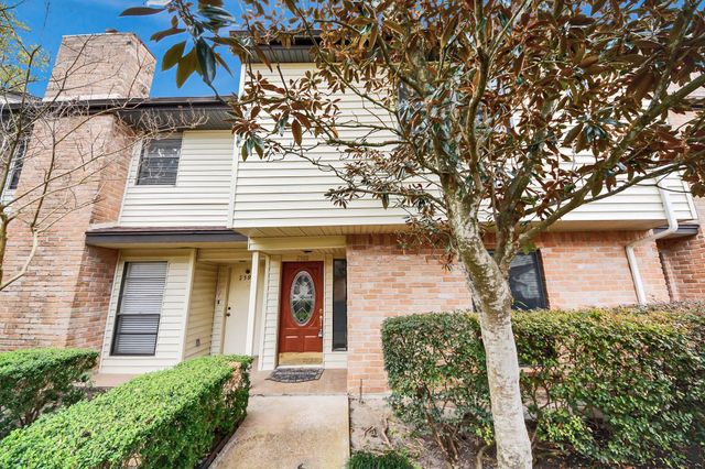 2588 Bering Drive, Houston, TX 77057