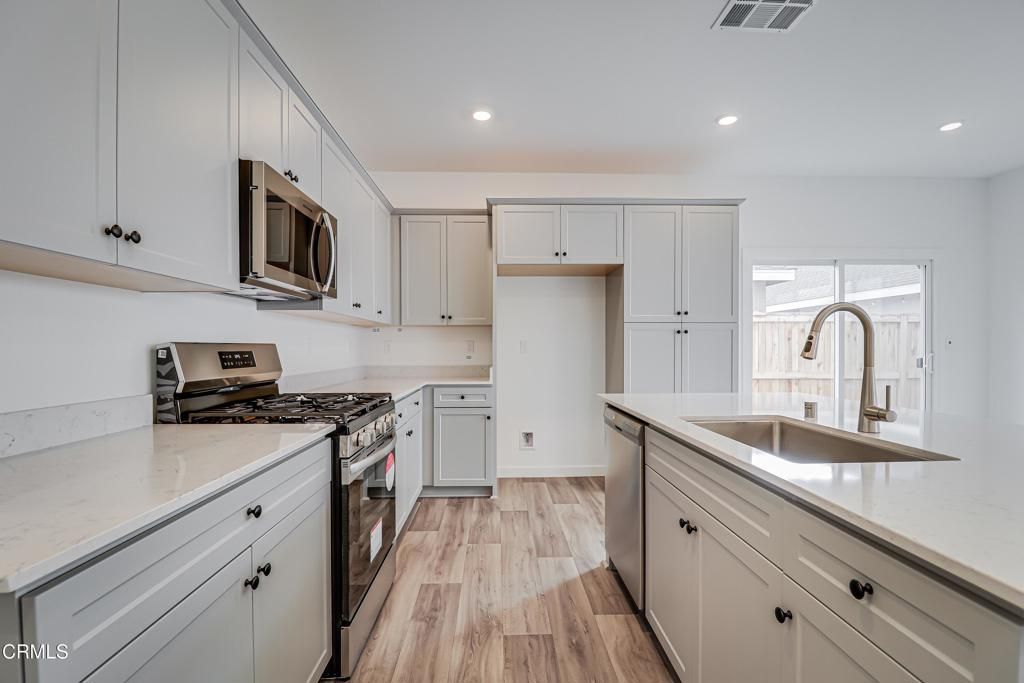 Image 10 of property listing at 9627 Maple Terrace Lane, Shafter, CA 93263