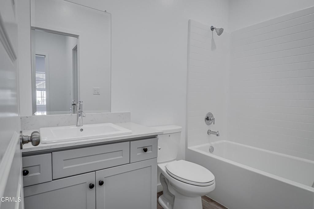 Image 17 of property listing at 9627 Maple Terrace Lane, Shafter, CA 93263