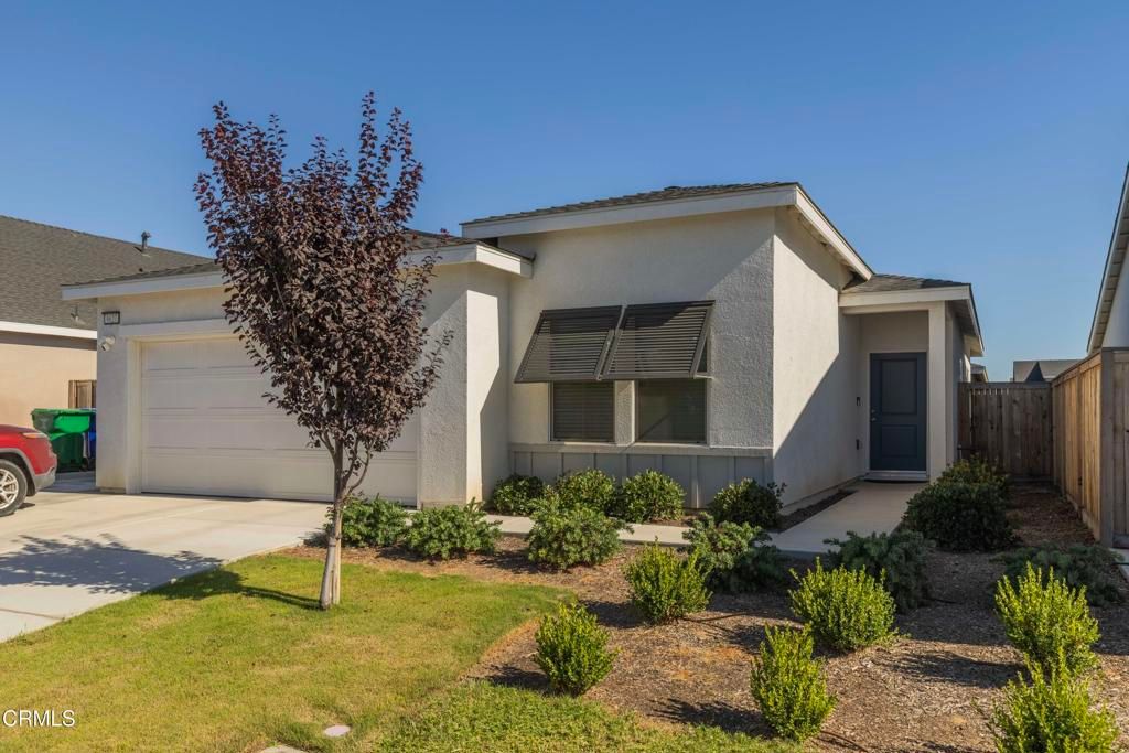 Image 2 of property listing at 9627 Maple Terrace Lane, Shafter, CA 93263