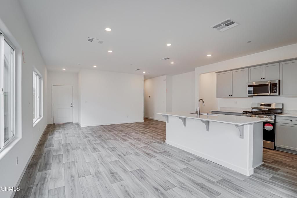 Image 7 of property listing at 9627 Maple Terrace Lane, Shafter, CA 93263