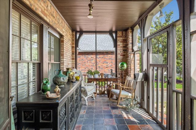 1956 Norfolk Street, Houston, TX 77098