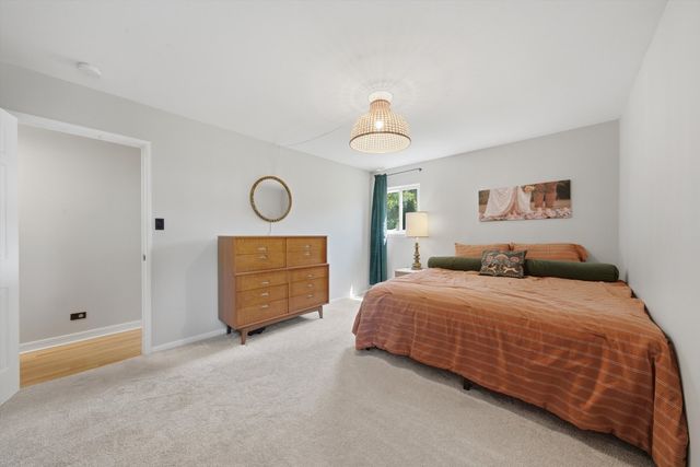 917 E Morris Drive, Palatine, IL 60074