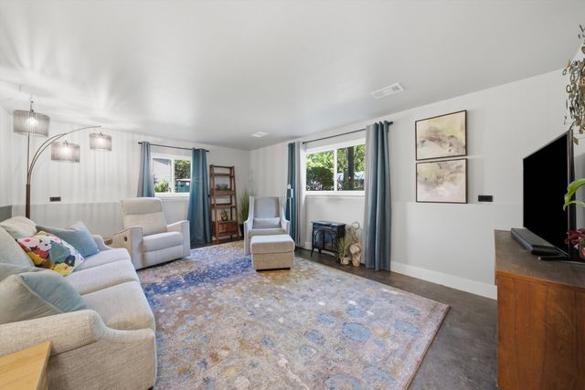 917 E Morris Drive, Palatine, IL 60074