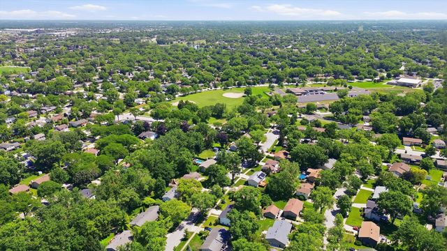 917 E Morris Drive, Palatine, IL 60074