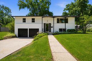 917 E Morris Drive, Palatine, IL 60074