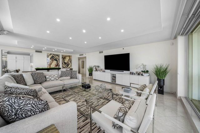 3211 S Ocean Boulevard 903, Highland Beach, FL 33487