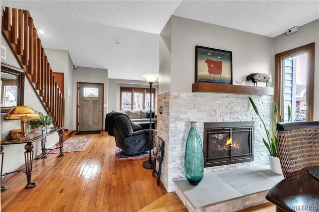 2 West Lake Forest Parkway, Lancaster, NY 14086