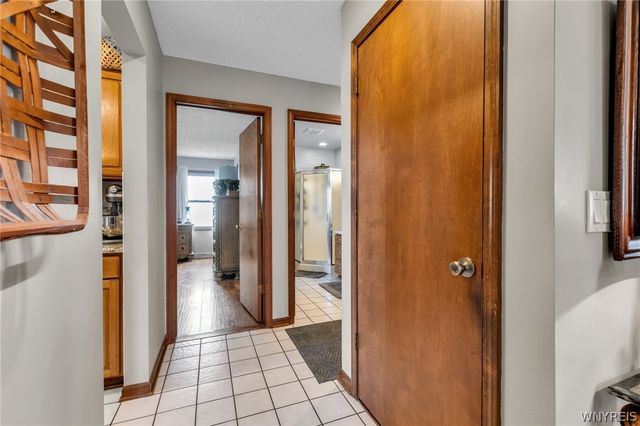 2 West Lake Forest Parkway, Lancaster, NY 14086