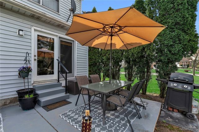 2 West Lake Forest Parkway, Lancaster, NY 14086