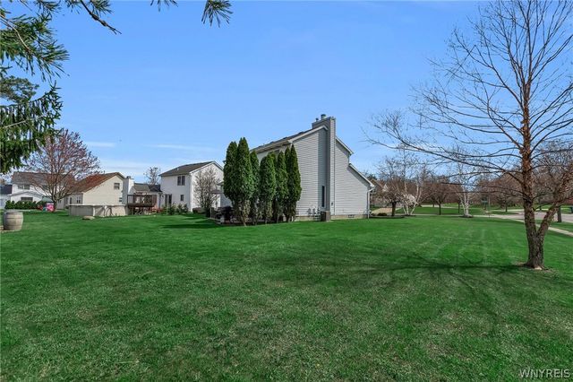 2 West Lake Forest Parkway, Lancaster, NY 14086