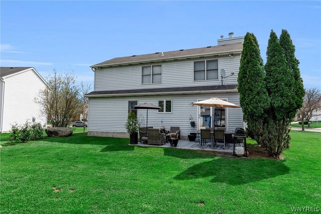 2 West Lake Forest Parkway, Lancaster, NY 14086
