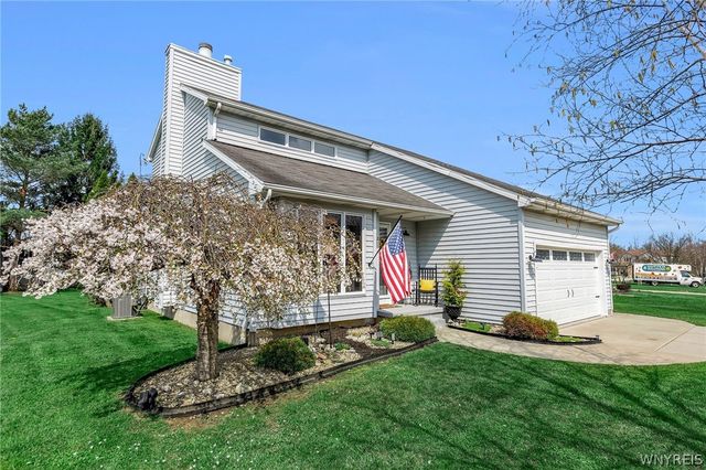 2 West Lake Forest Parkway, Lancaster, NY 14086