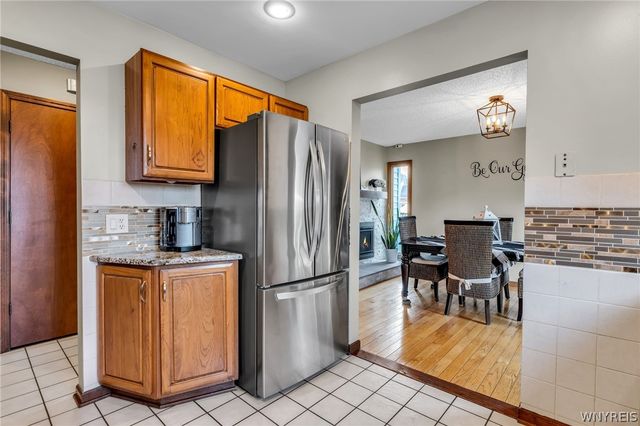 2 West Lake Forest Parkway, Lancaster, NY 14086