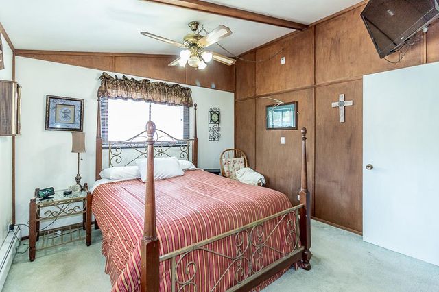 714 S NASH STREET, Hortonville, WI 54944