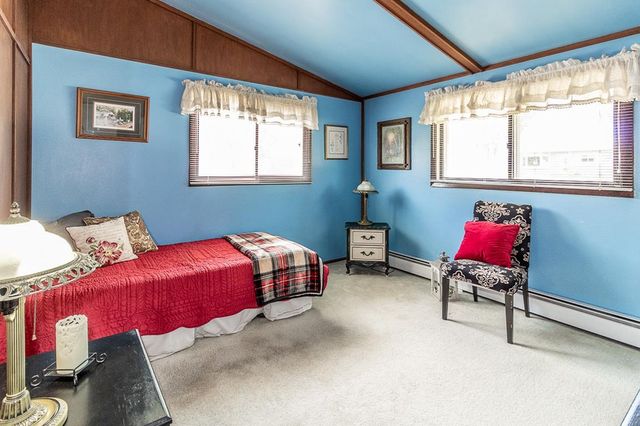 714 S NASH STREET, Hortonville, WI 54944
