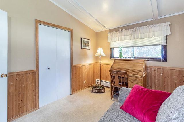 714 S NASH STREET, Hortonville, WI 54944