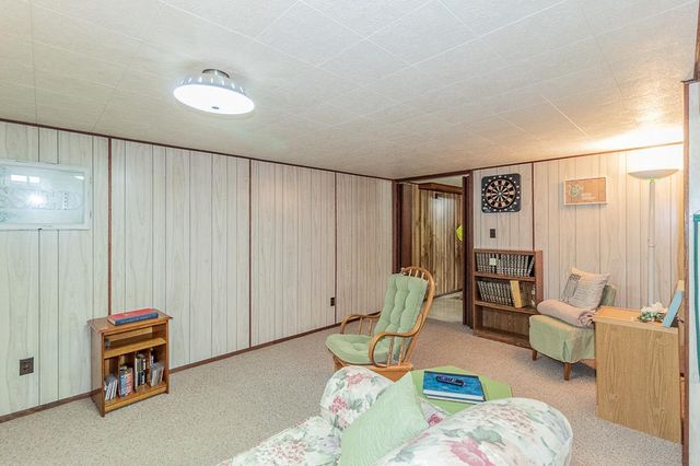 714 S NASH STREET, Hortonville, WI 54944