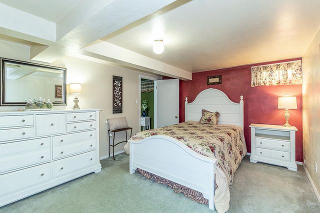 714 S NASH STREET, Hortonville, WI 54944
