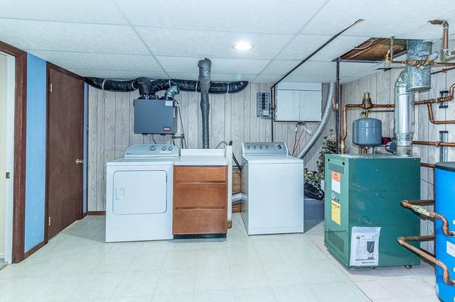 714 S NASH STREET, Hortonville, WI 54944