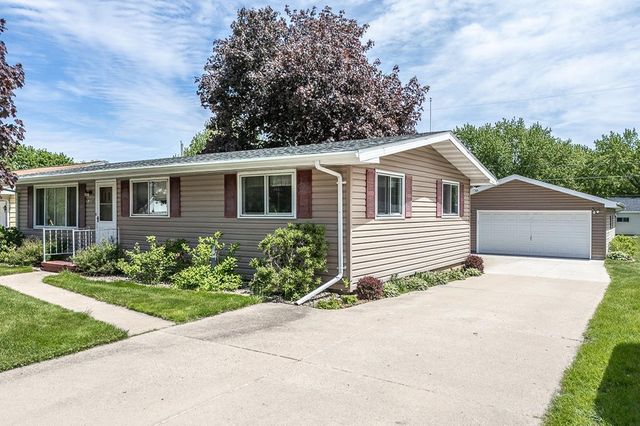 714 S NASH STREET, Hortonville, WI 54944